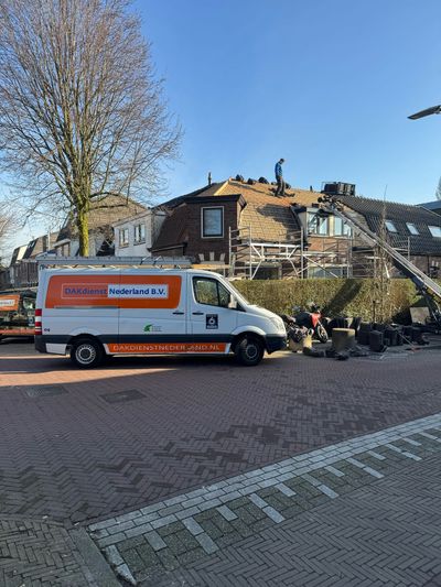 Dakdienst nederland onderweg